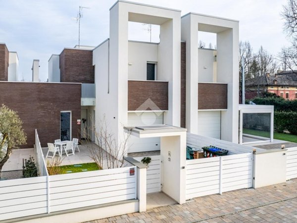 casa indipendente in vendita a Carpi