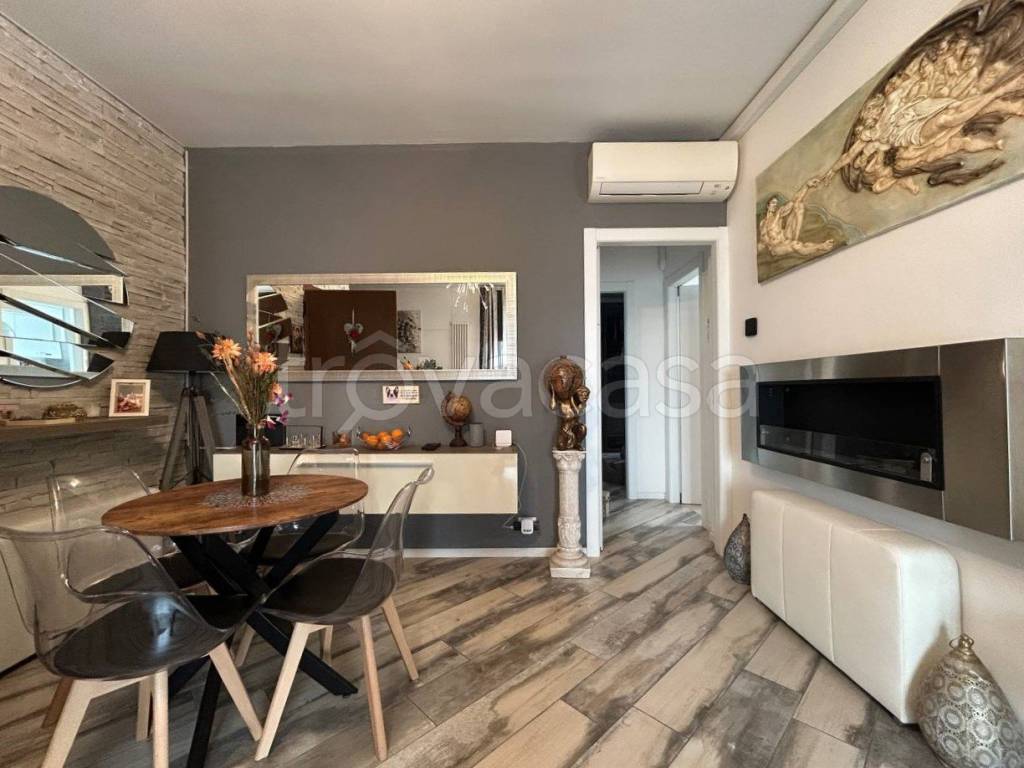 appartamento in vendita a Carpi in zona Centro Storico