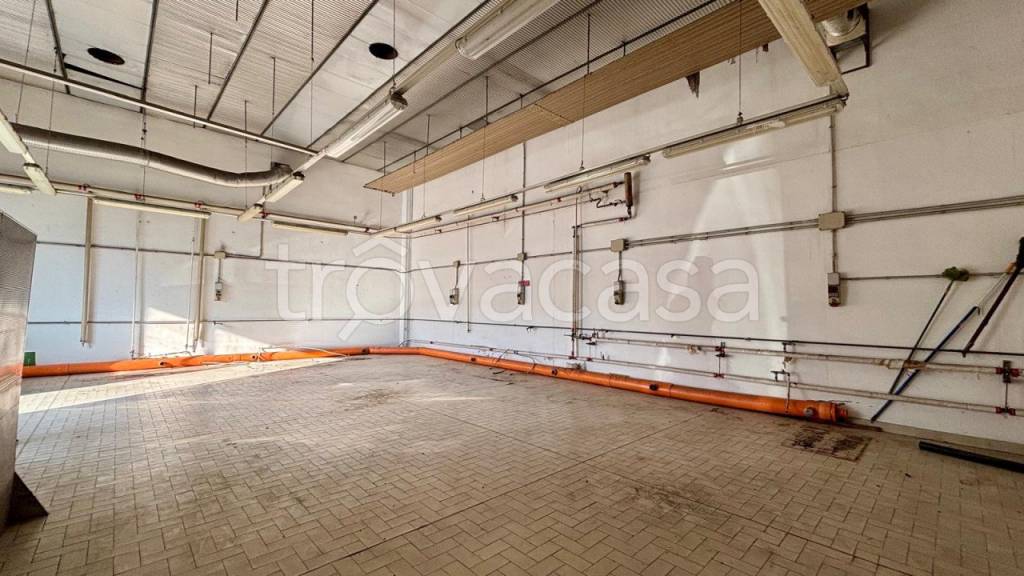 locale commerciale in vendita a Carpi