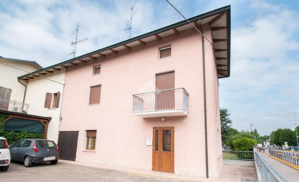 casa indipendente in vendita a Carpi in zona San Marino