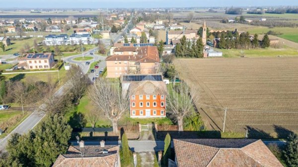 casa indipendente in vendita a Carpi in zona Cortile