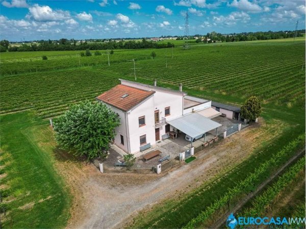 casa indipendente in vendita a Carpi in zona Budrione