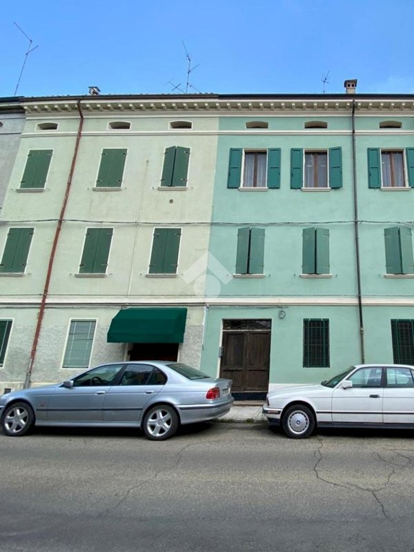 casa indipendente in vendita a Carpi in zona Centro Storico