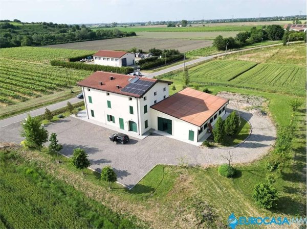 casa indipendente in vendita a Carpi in zona San Marino