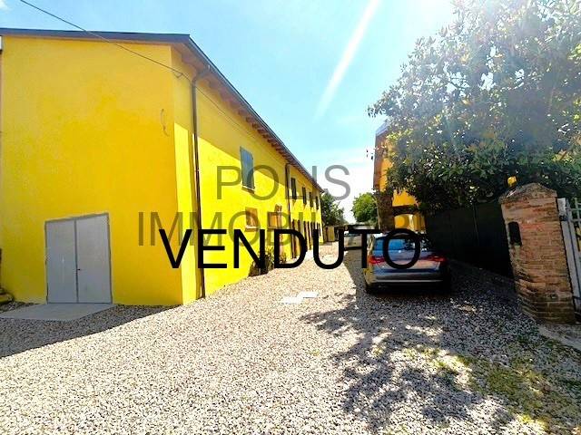 casa indipendente in vendita a Carpi in zona Cortile
