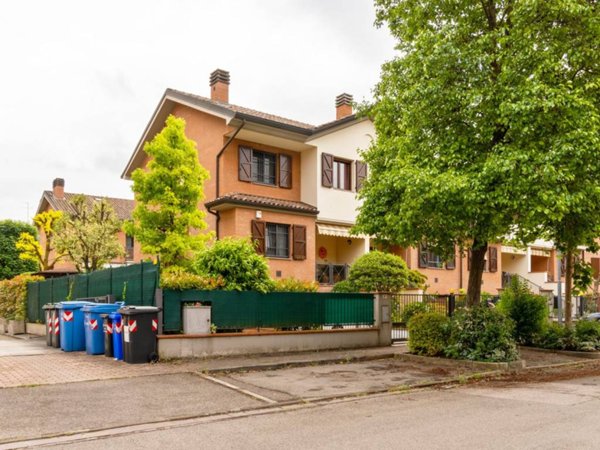 casa indipendente in vendita a Carpi in zona Quartirolo