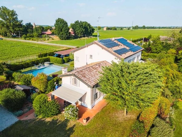 casa indipendente in vendita a Carpi in zona San Marino