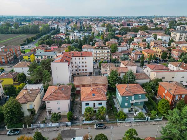 casa indipendente in vendita a Carpi in zona Centro Storico