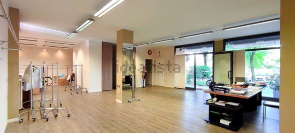 locale commerciale in vendita a Carpi in zona Cibeno Pile