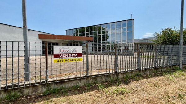 capannone in vendita a Carpi