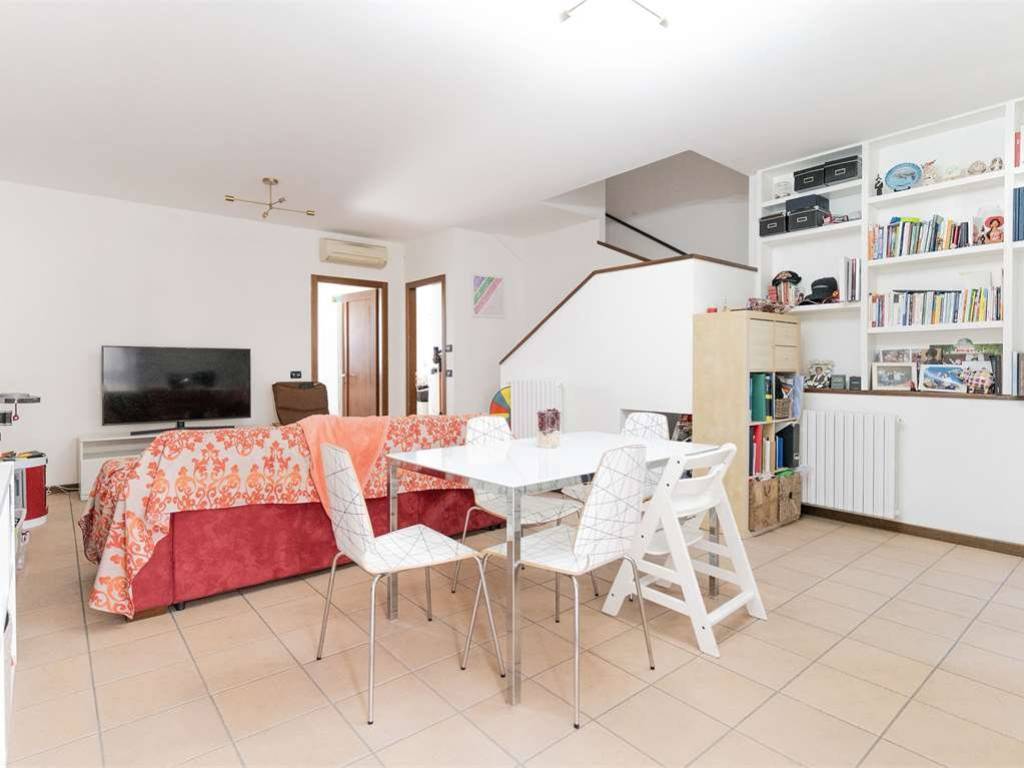 casa indipendente in vendita a Carpi in zona Quartirolo