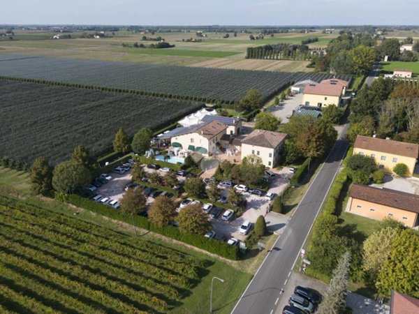 negozio in vendita a Carpi in zona Budrione
