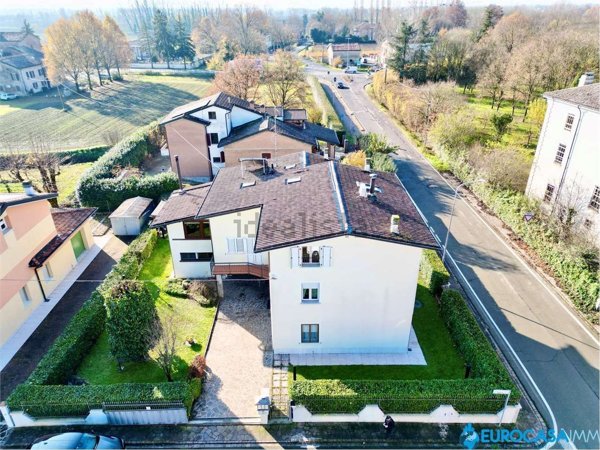 casa indipendente in vendita a Carpi