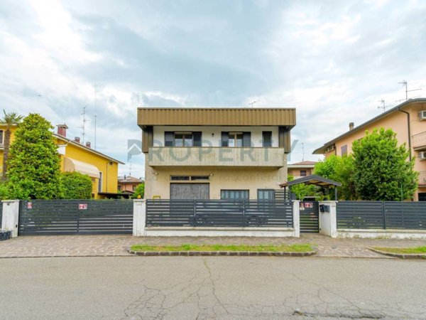 casa indipendente in vendita a Carpi in zona Fossoli