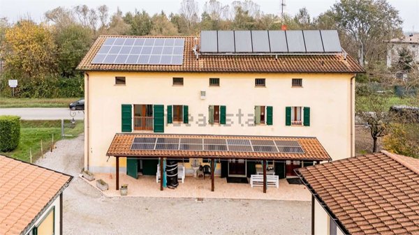 casa indipendente in vendita a Carpi in zona San Marino