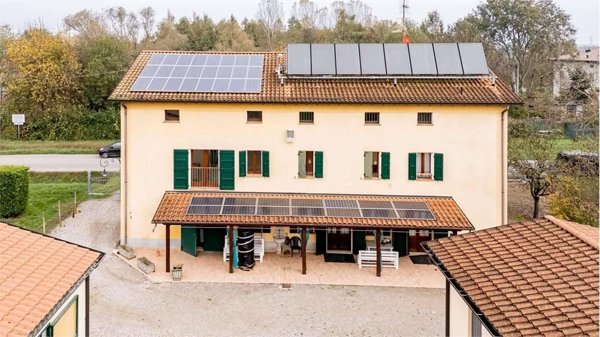 casa indipendente in vendita a Carpi in zona San Marino