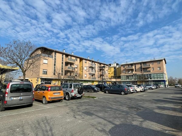 negozio in vendita a Carpi