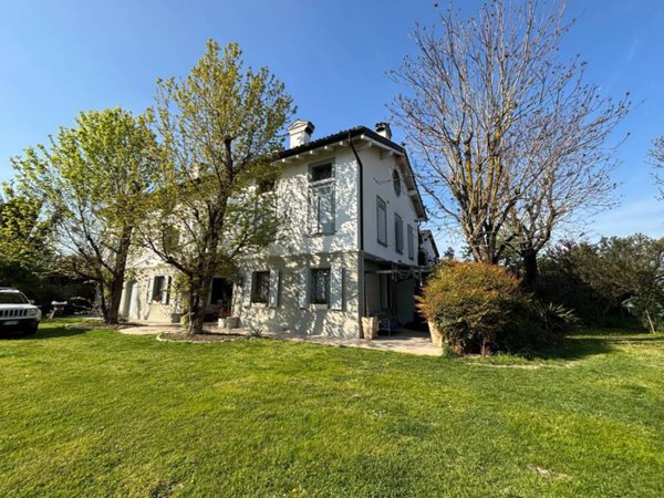 casa indipendente in vendita a Carpi