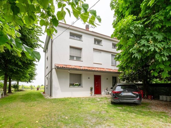 casa indipendente in vendita a Carpi in zona Budrione