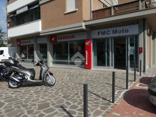 negozio in vendita a Carpi in zona Centro Storico