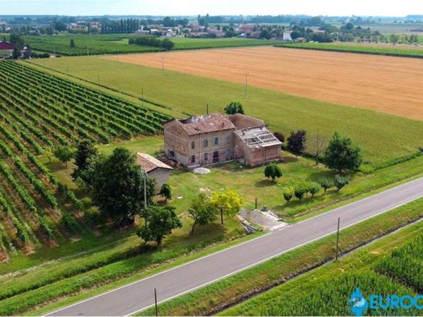 casa indipendente in vendita a Carpi in zona Budrione