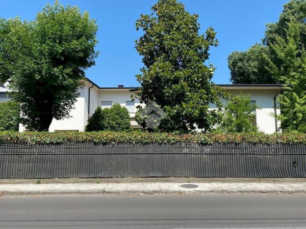 casa indipendente in vendita a Carpi