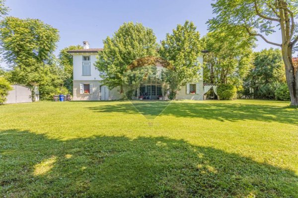 casa indipendente in vendita a Carpi