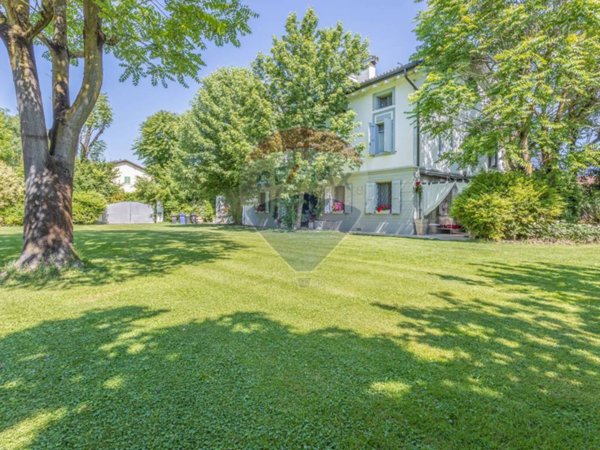 casa indipendente in vendita a Carpi