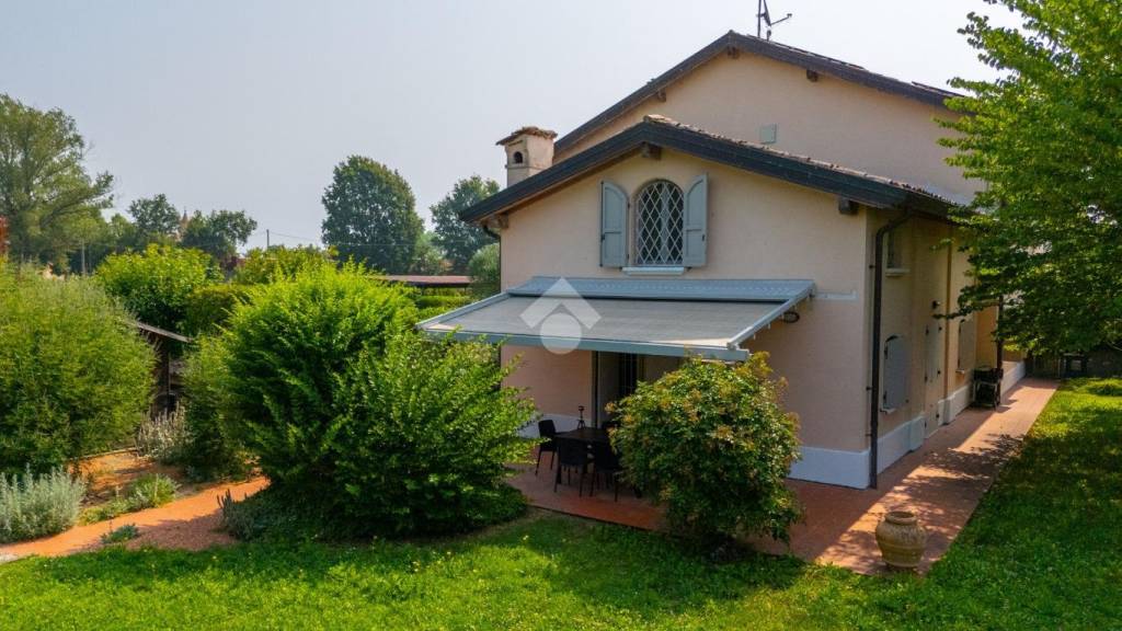 casa indipendente in vendita a Carpi in zona San Marino