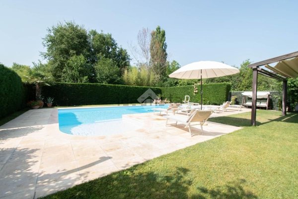 casa indipendente in vendita a Carpi
