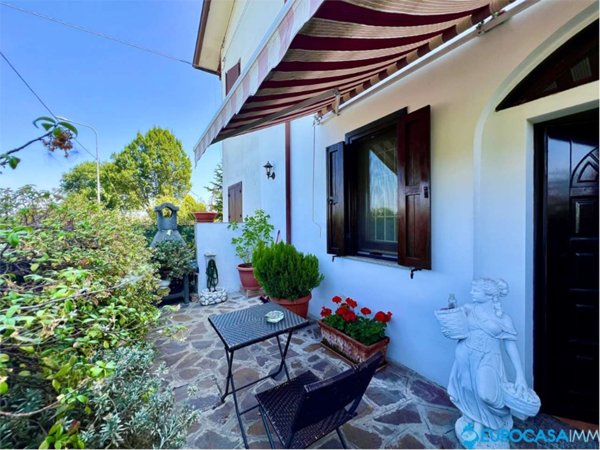 casa indipendente in vendita a Carpi in zona Cortile