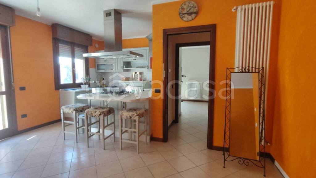 appartamento in vendita a Carpi in zona Cortile