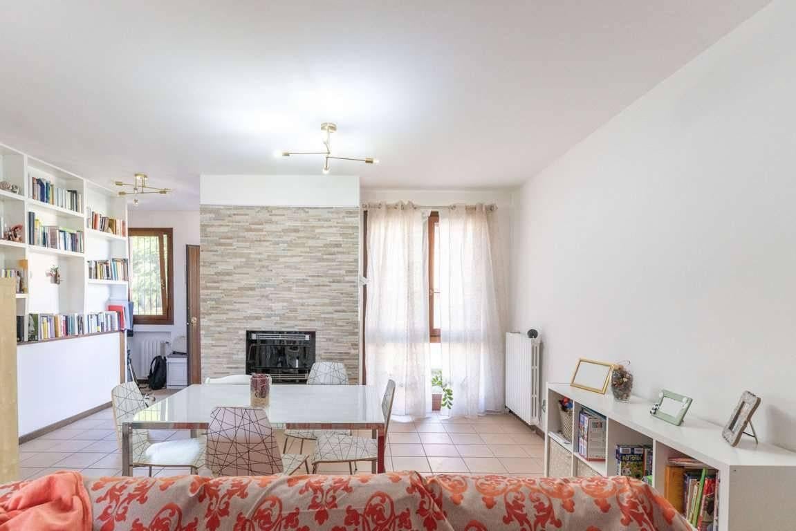 casa indipendente in vendita a Carpi in zona Quartirolo
