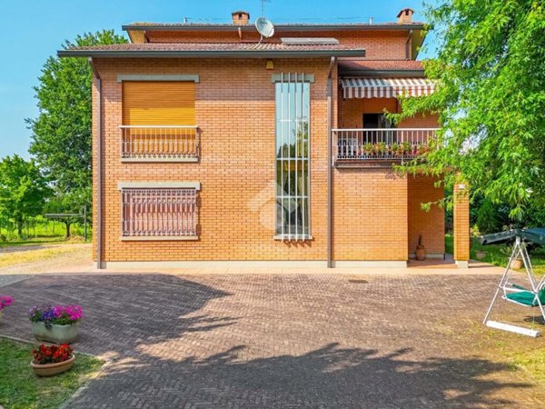 casa indipendente in vendita a Carpi