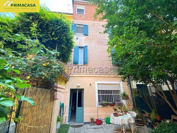 casa indipendente in vendita a Carpi in zona Centro Storico