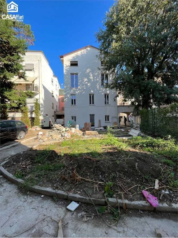 casa indipendente in vendita a Carpi in zona Centro Storico