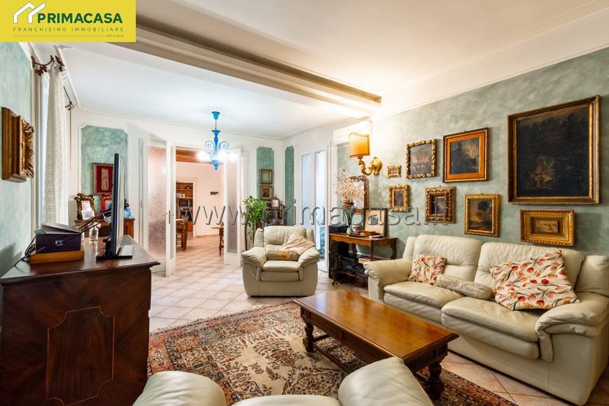 casa indipendente in vendita a Carpi in zona Centro Storico