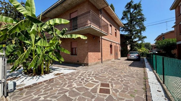 casa indipendente in vendita a Carpi