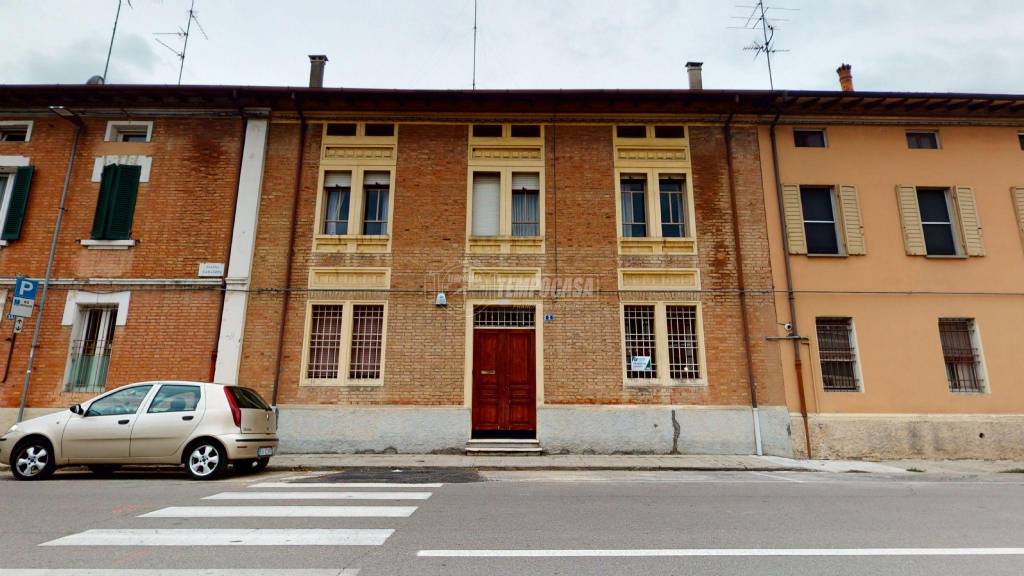 casa indipendente in vendita a Carpi in zona Centro Storico