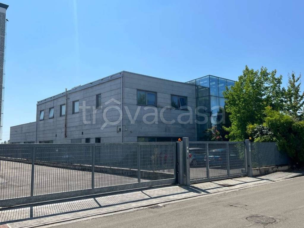 negozio in vendita a Carpi in zona Quartirolo
