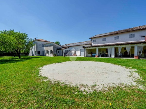 casa indipendente in vendita a Carpi
