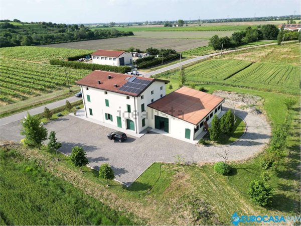 casa indipendente in vendita a Carpi in zona San Marino