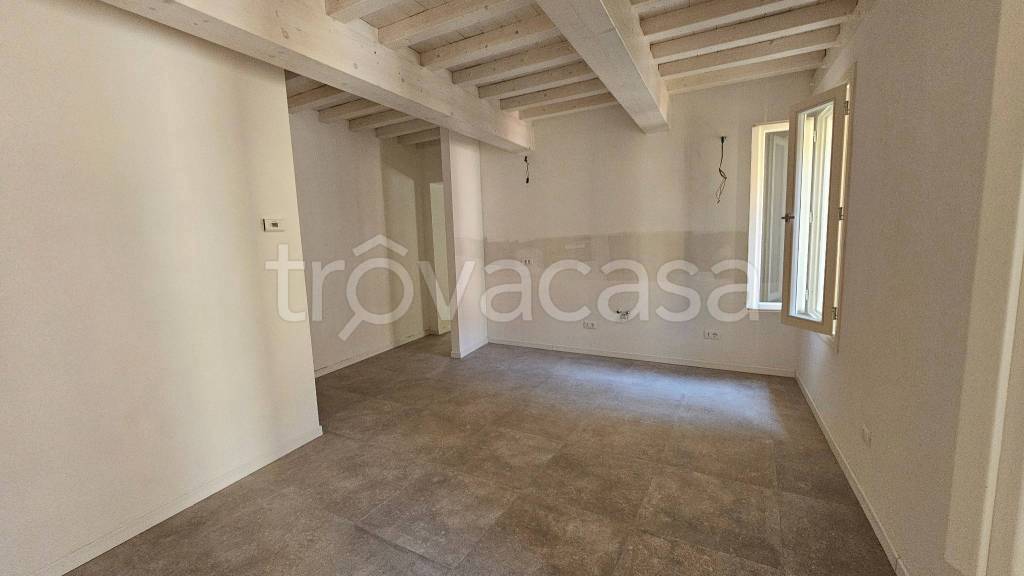 appartamento in vendita a Carpi in zona Centro Storico