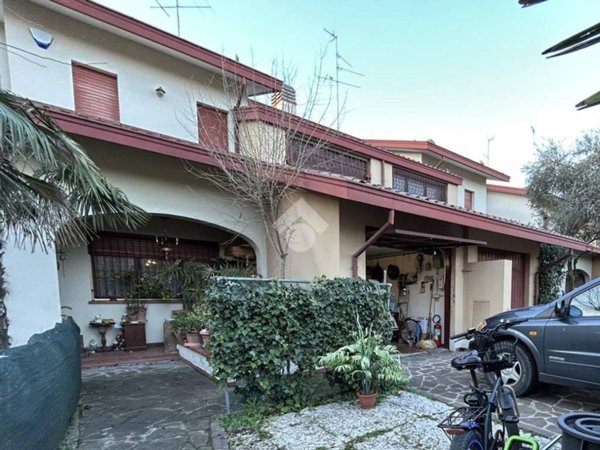 casa indipendente in vendita a Carpi