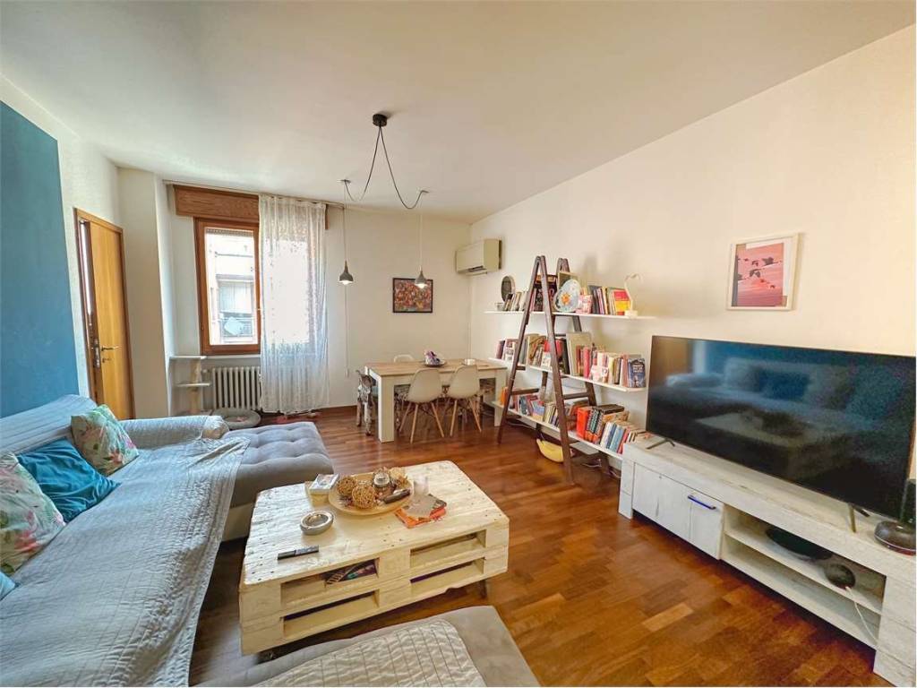 appartamento in vendita a Carpi in zona Centro Storico