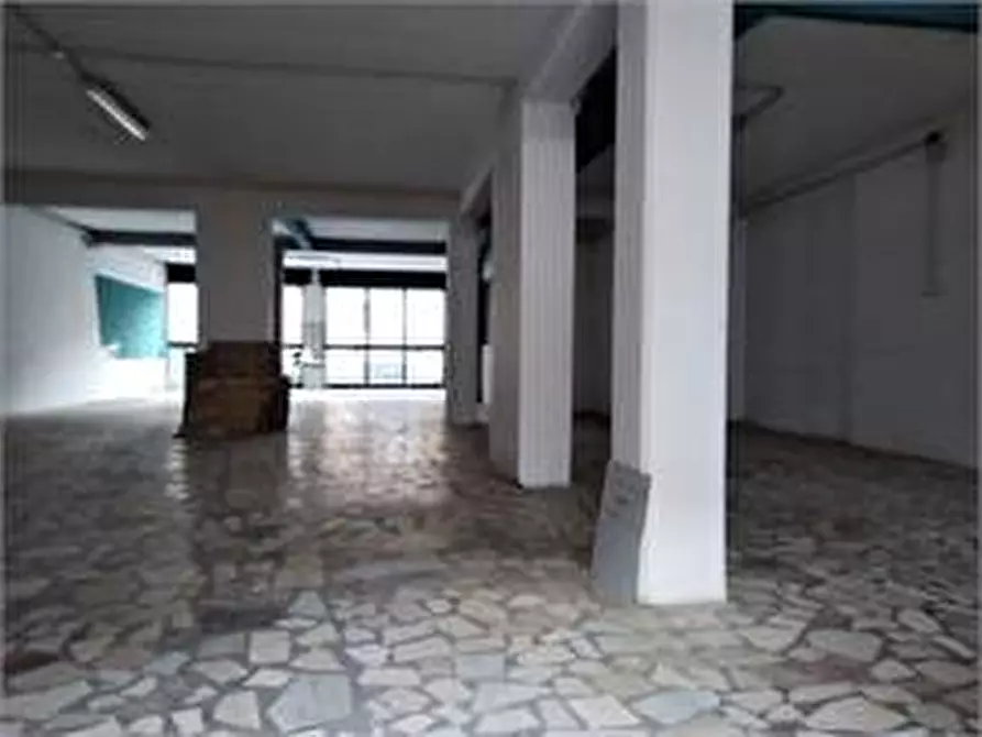 negozio in vendita a Carpi in zona Centro Storico