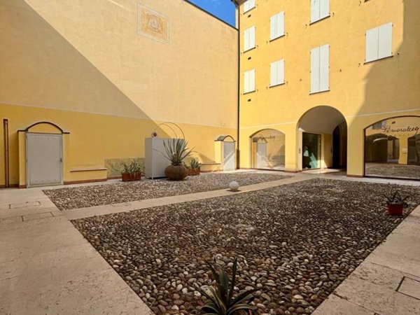 appartamento in vendita a Carpi in zona Centro Storico