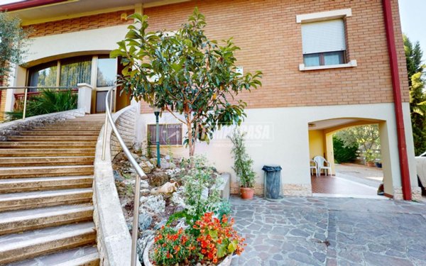 casa indipendente in vendita a Carpi in zona San Marino