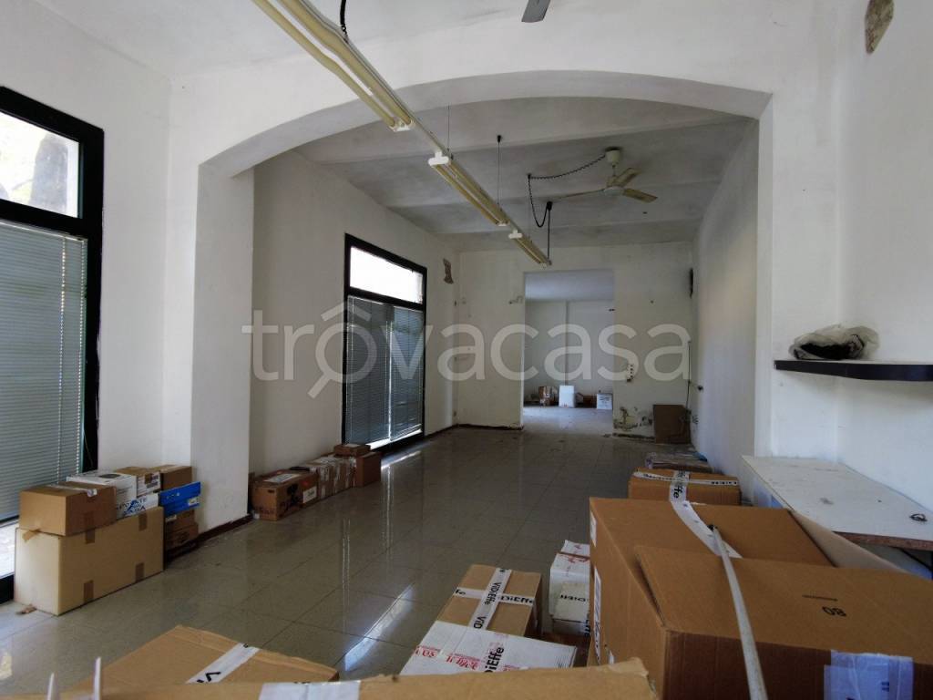 negozio in vendita a Carpi