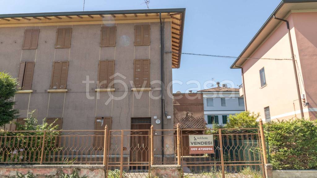 casa indipendente in vendita a Carpi in zona Centro Storico
